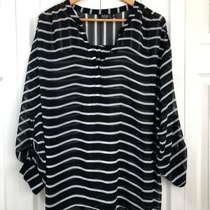 CLOSET CLEAN OUT Black and White Striped Tunic